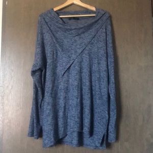 VERA WANG - Blue sweater